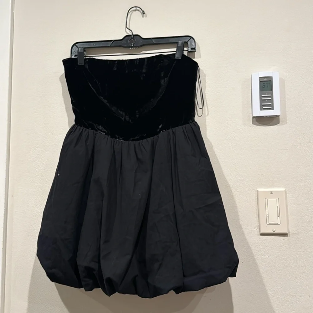 NWT reformation St. Louis Velvet Dress size 6 strapless holiday - Picture 3 of 8